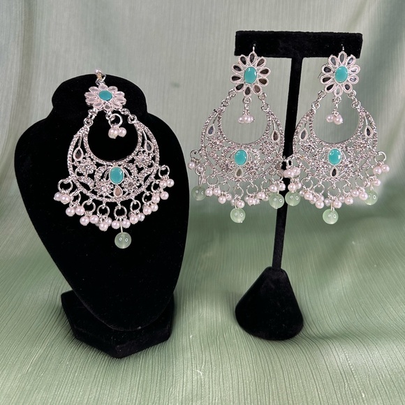 Beautiful Silver With Sky Blue Gems And Pearls Earrings And Tikka Set. - Picture 3 of 7
